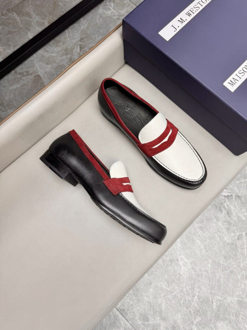chaussure en cuir noir
