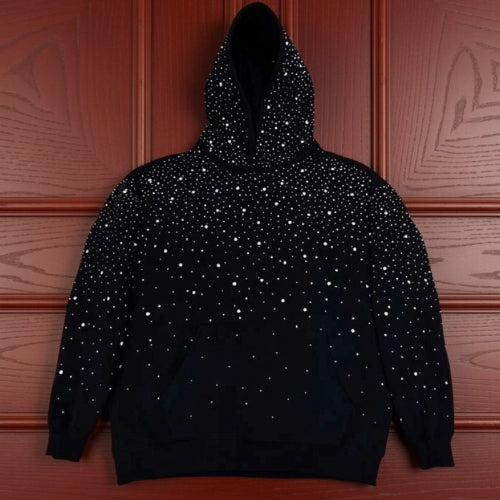 pull orne de cristaux a capuche